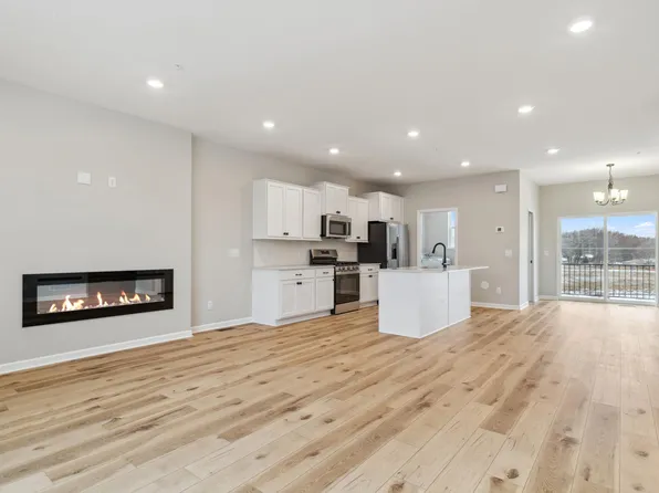 1543 Tompkins Ln, West Saint Paul, MN 55118