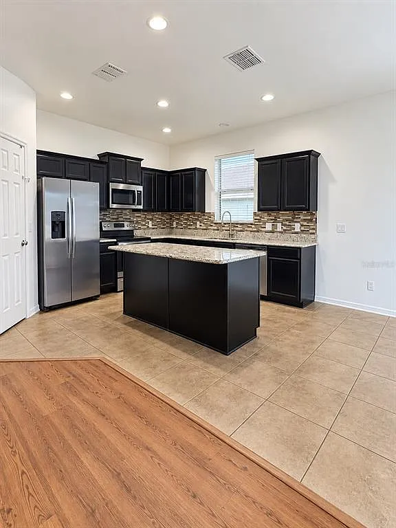 4 bed, 2.0 bath, 1859 sqft, $2,850 — Photo 3