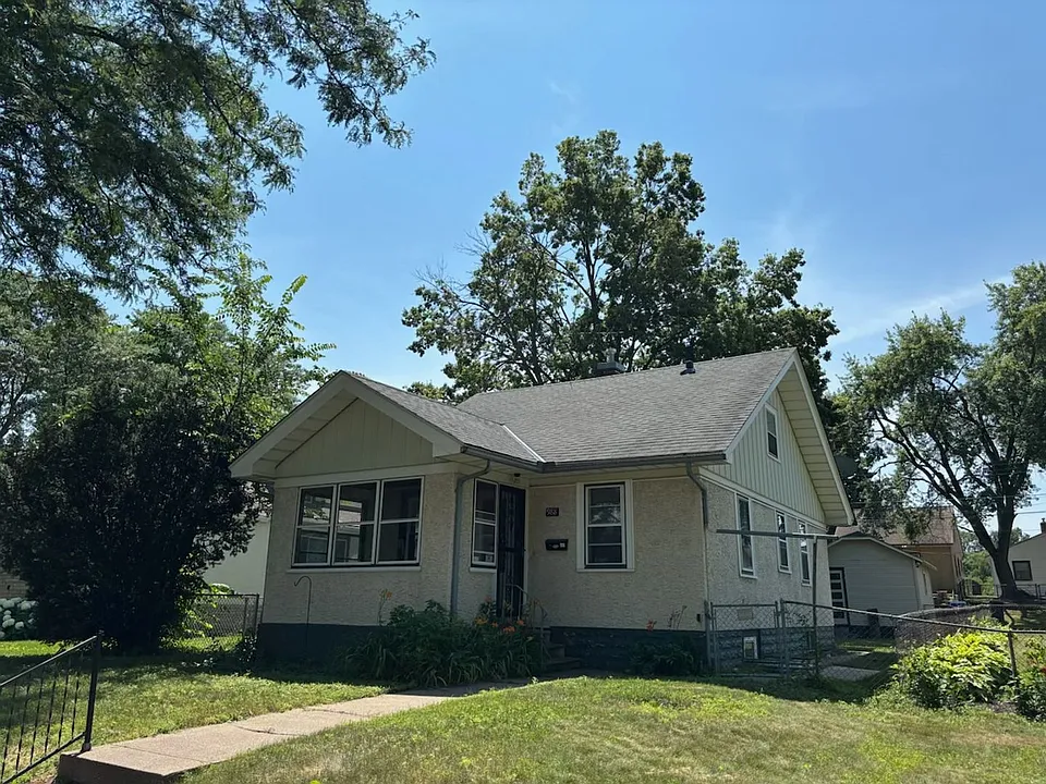 988 Central Ave W