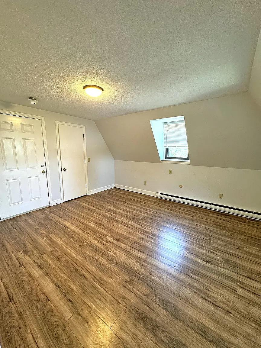1 bed, 820 sqft, $1,900 — Photo 4
