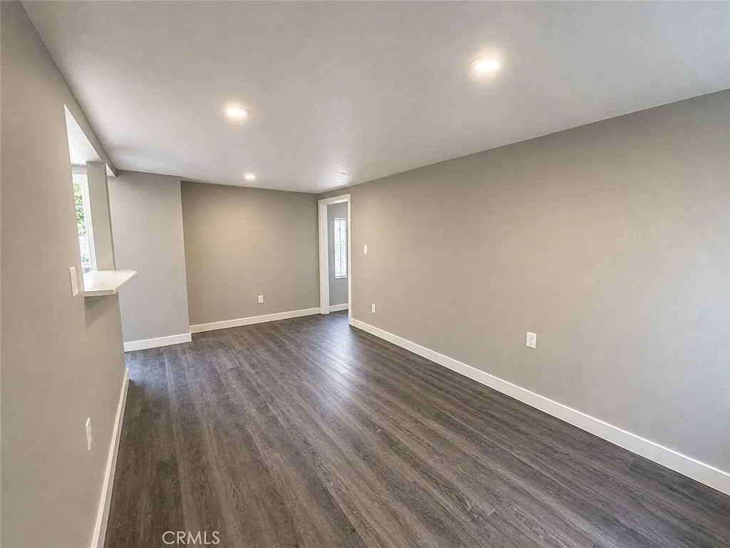 6 bed, 1824 sqft, $1,875 — Photo 3