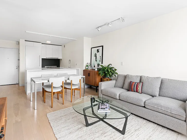 301 W 53rd St #23B — Photo 3