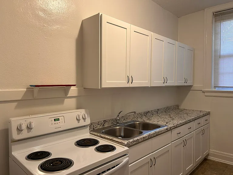 506 N Buchanan Blvd — Photo 8
