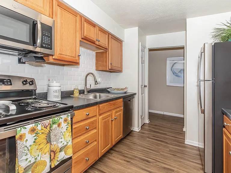 Arrowhead Apartments — Photo 22