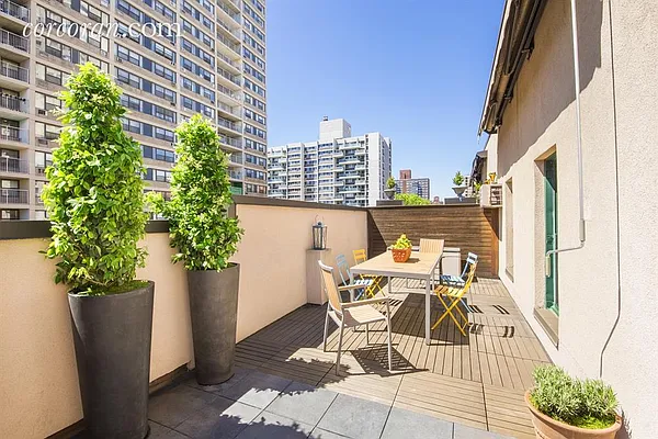 Sold by Corcoran | media 25