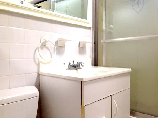 Rented by In Haus LLC | media 17