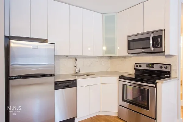 Rented by MNS | media 2