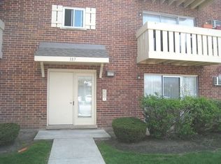 187 Pickwick Dr APT F, Schaumburg, IL 60193