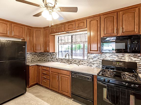 3rd image of 2105 Aspen Dr