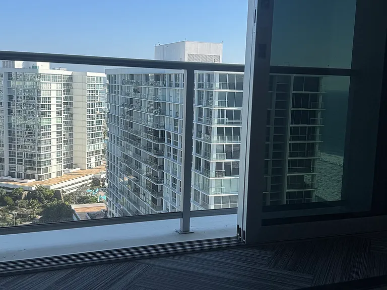 1730 Avenida Del Mundo #1601 — Photo 32