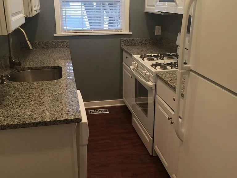 1615 Sterling St — Photo 1