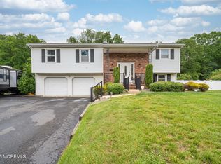 20 Sugarbush Rd, Howell, NJ 07731