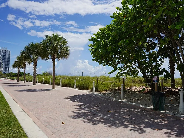 5701 Collins Ave #1508 — Photo 18
