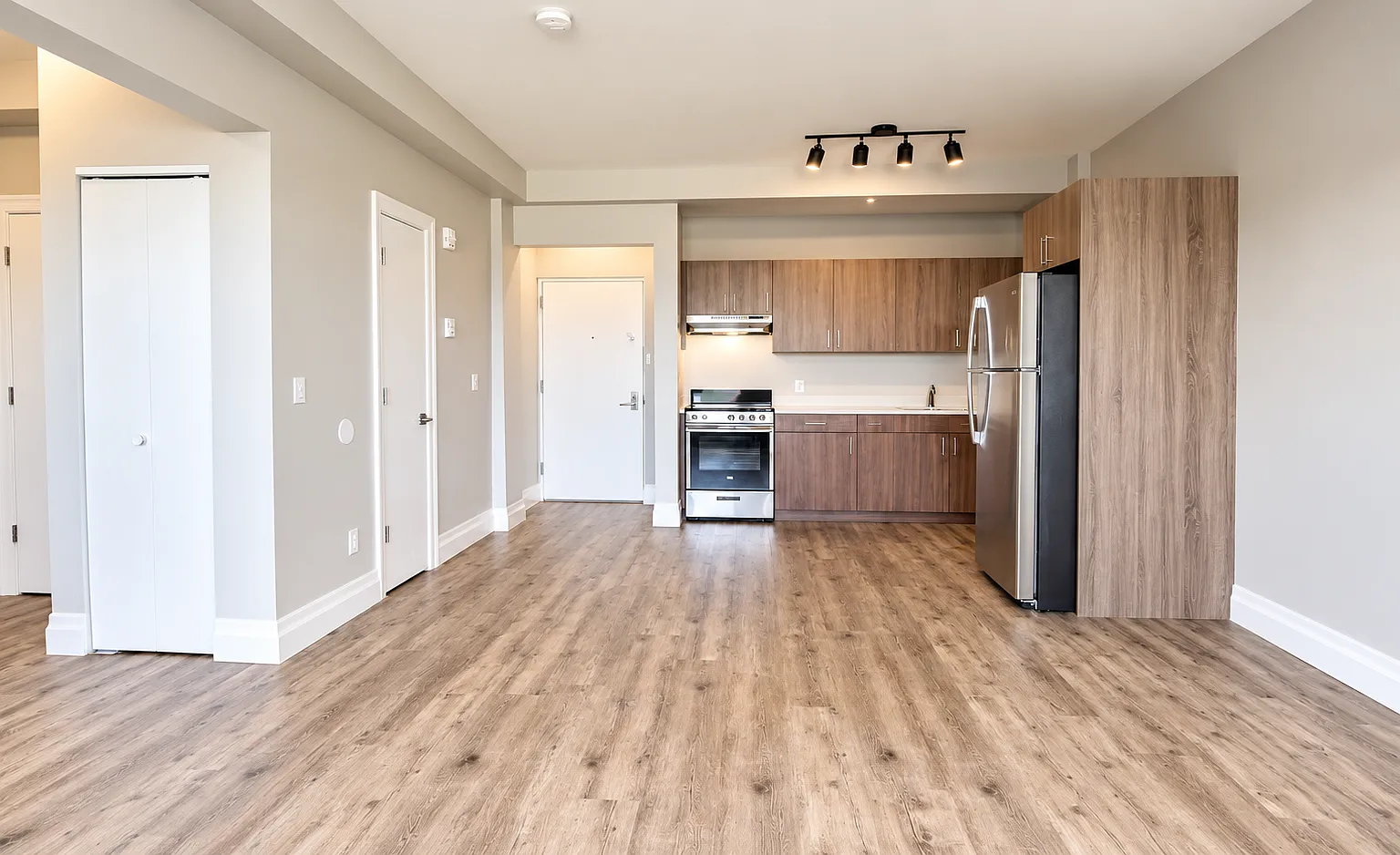 Studio, $1,545 — Photo 4
