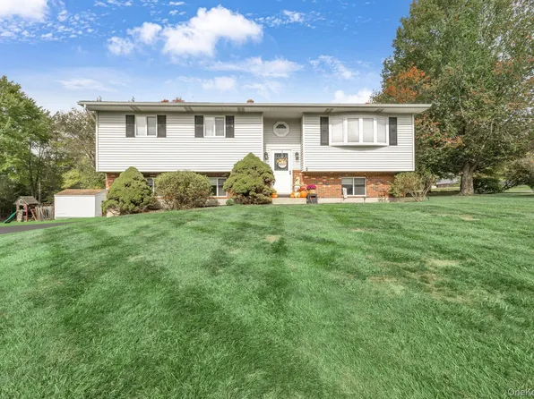 25 Wayne Drive, Middletown, NY 10940