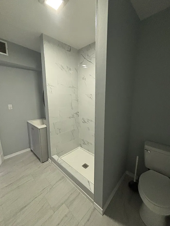 3 bed, 1.0 bath, $1,850 — Photo 3