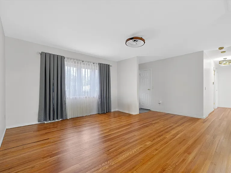 18 Cardinal Dr — Photo 5