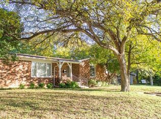 1721 Scenery Hill Rd, Fort Worth, TX 76103