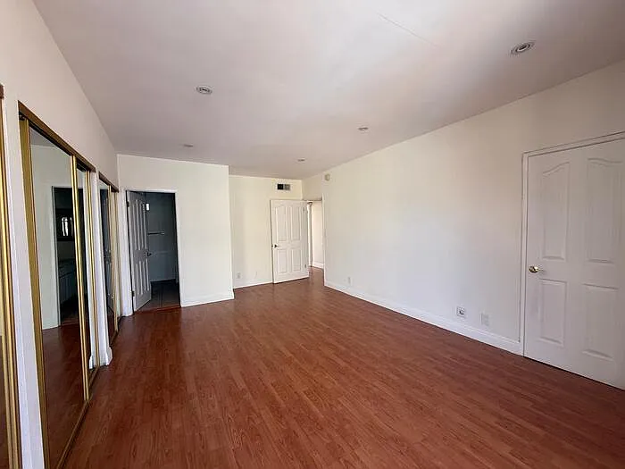 14912 Dickens St #13 — Photo 8