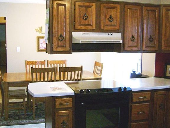 2nd image of 823 Great Plains Ct