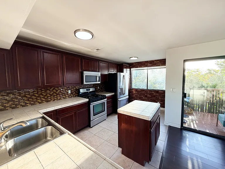 7305 Milwood Ave #5 — Photo 12