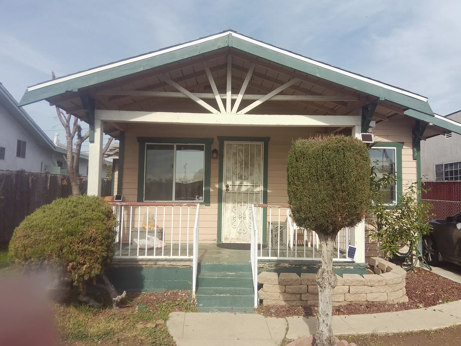 3 bed, 780 sqft, $1,050 — Photo 1