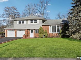 27 Stanford Pl, Wayne, NJ 07470