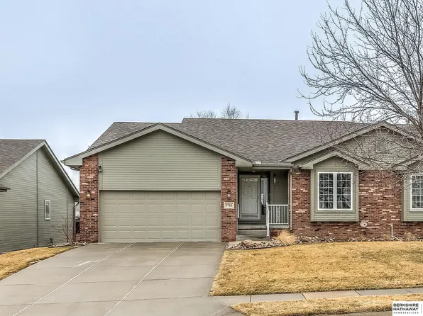 5703 N 167th Avenue Cir, Omaha, NE 68116
