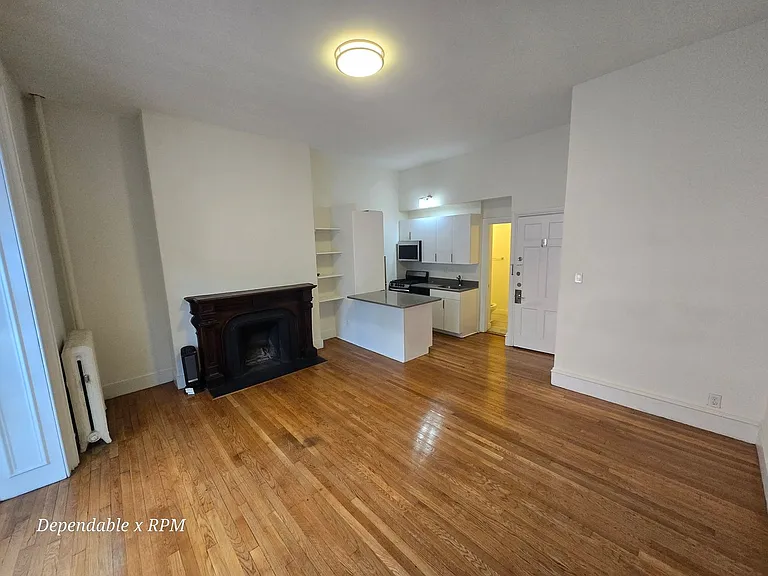 86 Charles Street — Photo 16