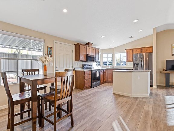 4th image of 2550 S Ellsworth Rd Unit 527