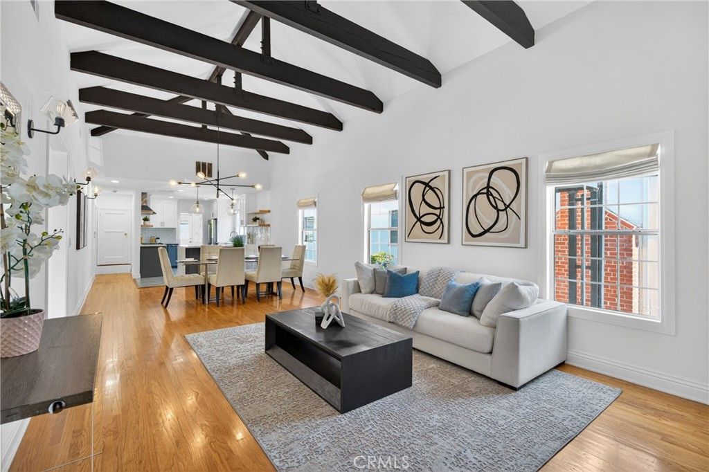 520 N Citrus Ave, Los Angeles, CA - More