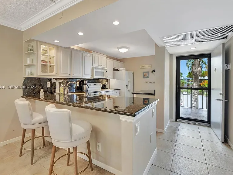 14 Royal Palm Way #303 — Photo 7
