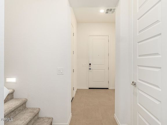 5th image of 262 E Aster Dr