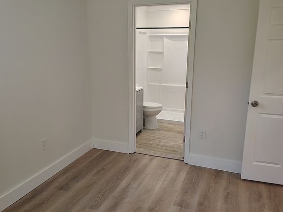 4th image of 260 Camelia St