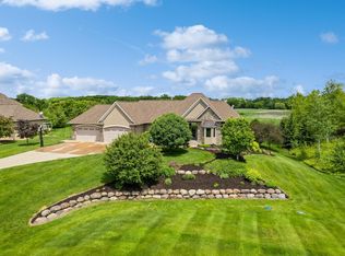 23700 Saddle Ridge Dr, Rogers, MN 55374