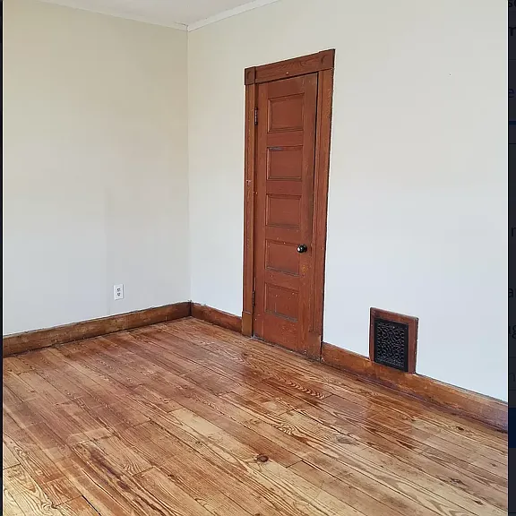 442 Farmington Ave — Photo 13