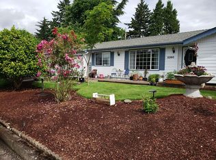 2260 Viewmont Ave, Springfield, OR 97477