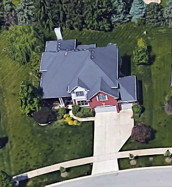 Private backyard; Extra space in garage (4 cars).