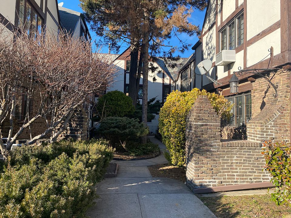 1st image of 164033A 32nd Ave #1