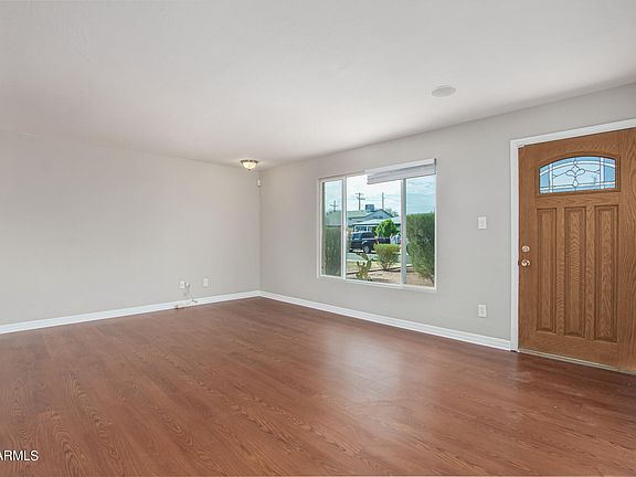 5th image of 2233 W SAN MIGUEL Avenue