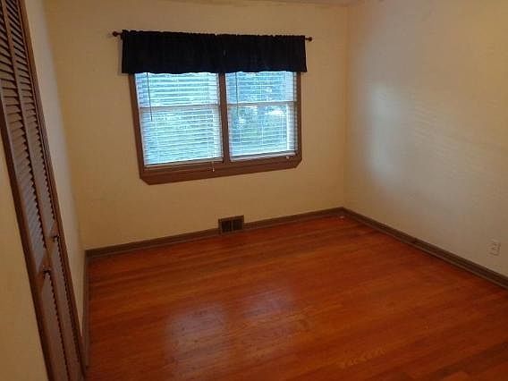 5th image of W350N5051 Shady Ln