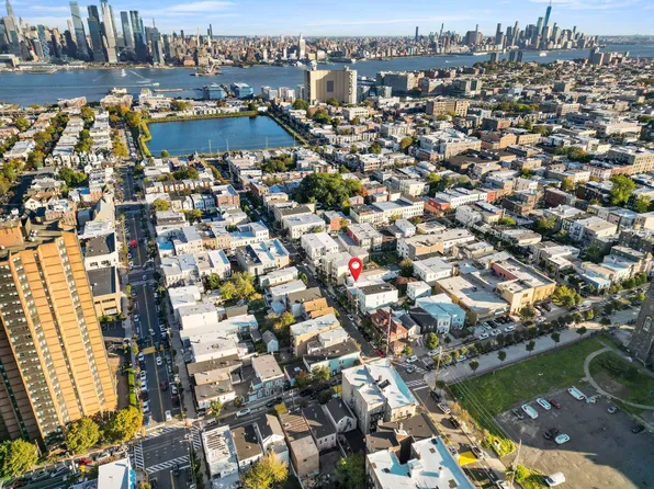 515 21st St, Union City, NJ 07087