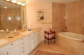 3rd image of 2645 S Bayshore Dr APT 704