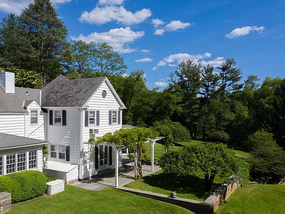 40-4 Colonial Ct 25 - PRINT.jpg