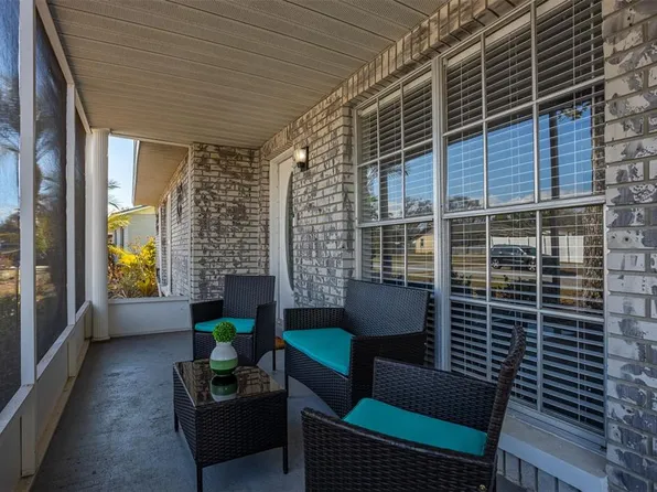 806 Chadsworth Ave, Seffner, FL 33584