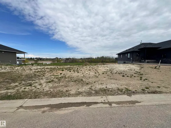 14 Whitetail Point E, Mundare, AB T0B 3H0
