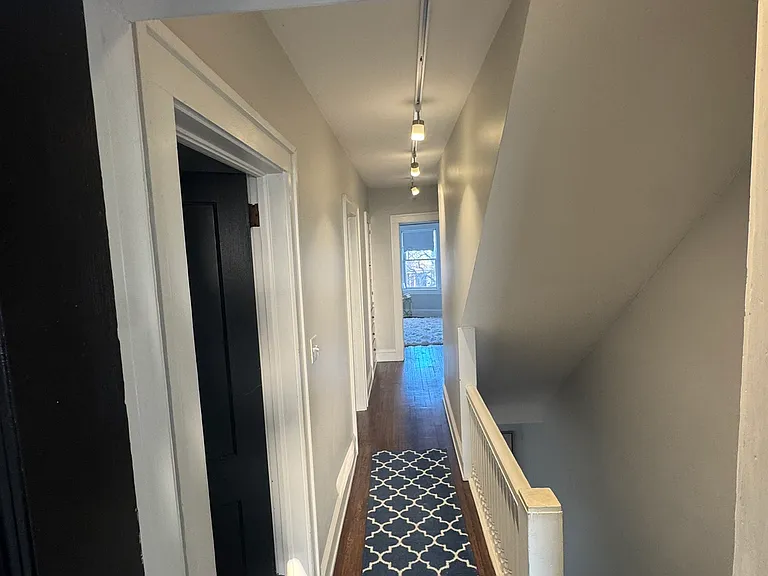 1548 Winton Ave — Photo 9