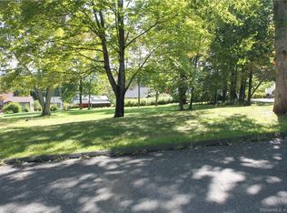 80 Eaton Ave, Meriden, CT 06451