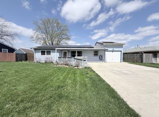 34W836 N James Dr, St Charles, IL