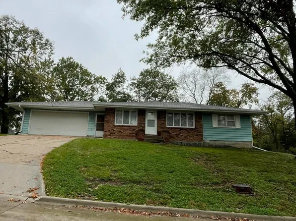 703 Terrace Hill Dr, Corning, IA 50841